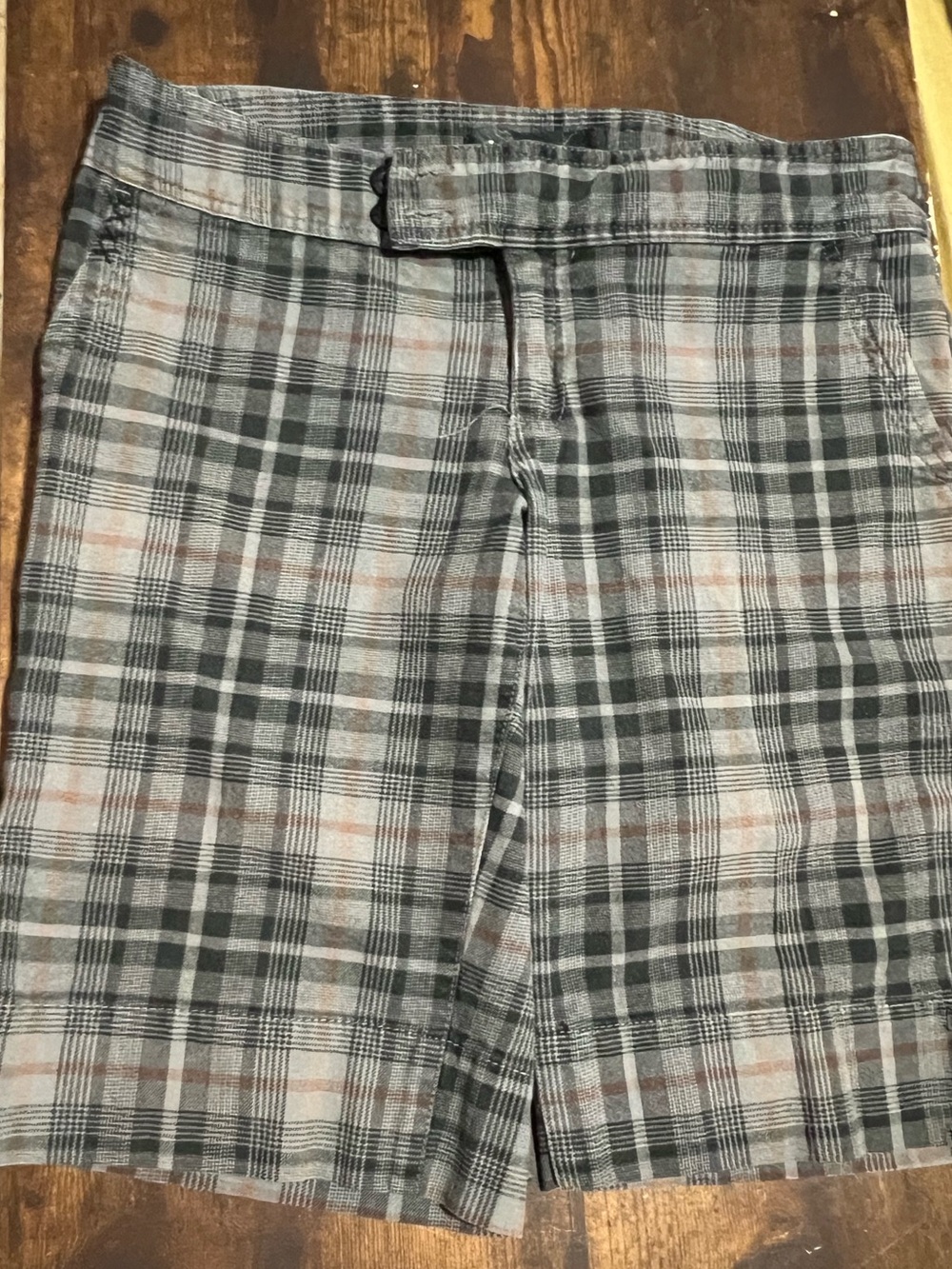 Men's Plaid Casual Shorts in Gray and Brown 409.1